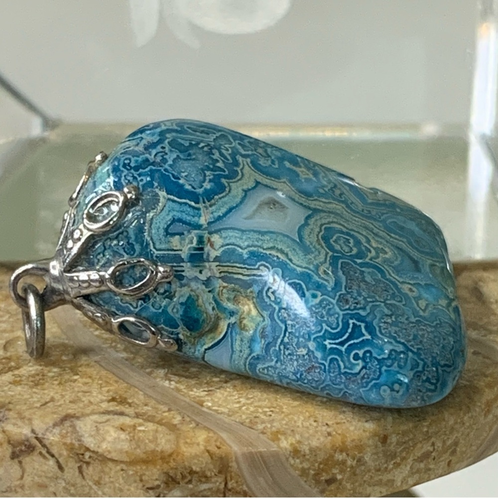 Vintage Blue Crazy Lace Agate Pendant Natural Stone Silver Tone Filigree Cap .9" - Picture 5 of 10